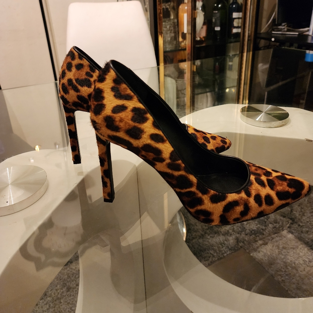 Classy 9 west tiger color pumps